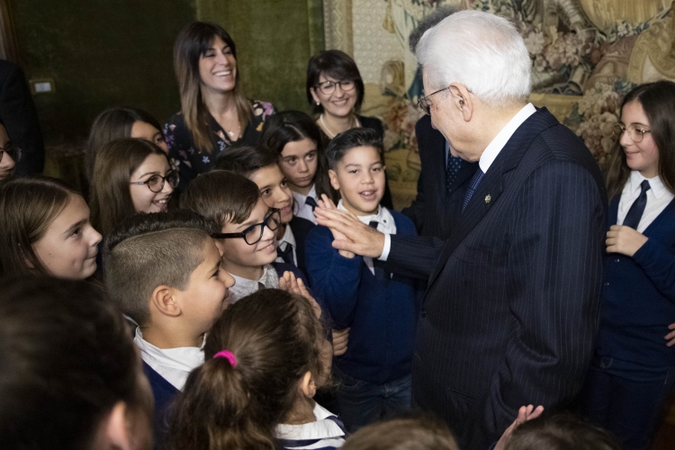 Il Presidente Sergio Mattarella incontra le scolaresche delle Scuole primarie in occasione Giornata internazionale delle persone con disabilità.
