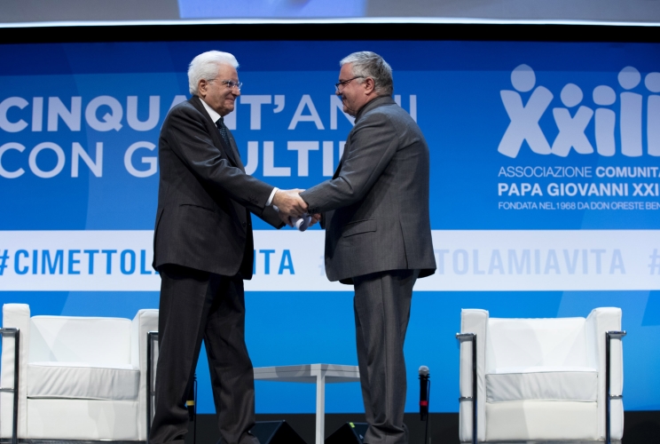 Il Presidente della Repubblica Sergio Mattarella con Giovanni Paolo Ramonda Responsabile generale dell’Associazione Comunità Papa Giovanni XXIII, in occasione della riunione mondiale della Comunità fondata da Don Oreste Benzi
