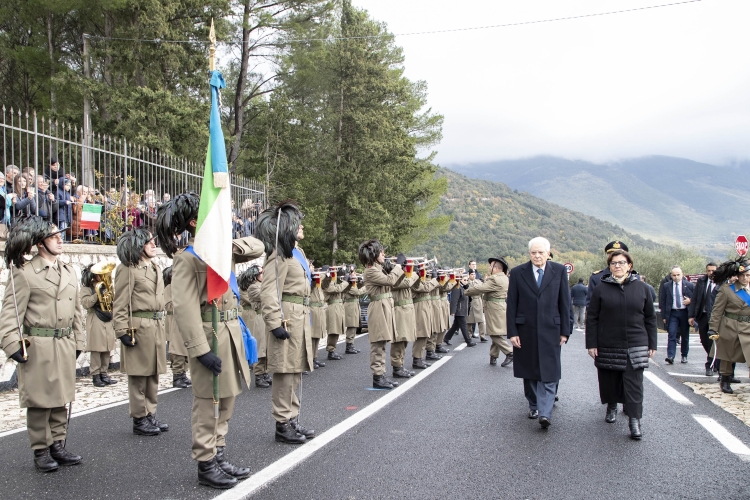 Il Presidente della Repubblica Sergio Mattarella al Sacrario Militare di Mignano Monte Lungo, con Elisabetta Trenta, Ministro della Difesa,in occasione della cerimonia del 75°anniversario della battaglia di Monte Lungo.