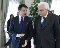 Il Presidente Sergio Mattarella con il Presidente del Consiglio dei Ministri Giuseppe Conte in occasione dell'incontro per il prossimo Consiglio Europeo. 
