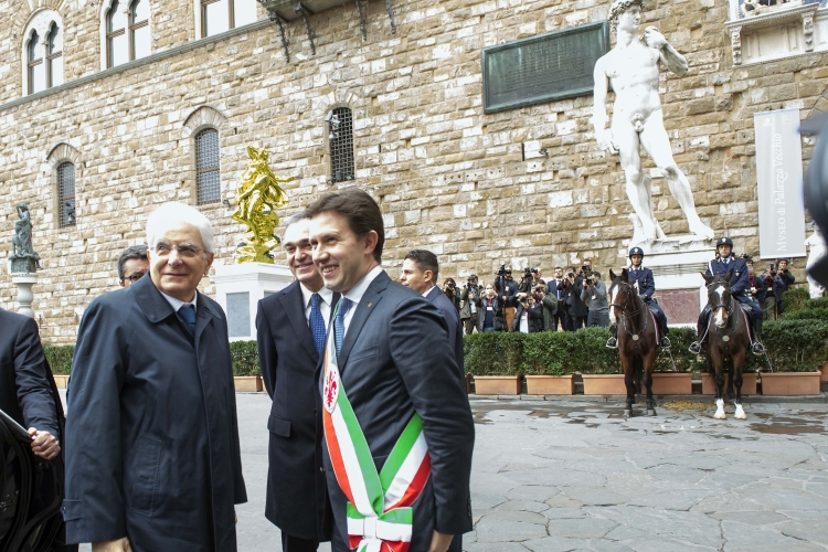 Il Presidente Serio Mattarella con il Sindaco di Firenze Dario Nardella al suo arrivo a Palazzo Vecchio