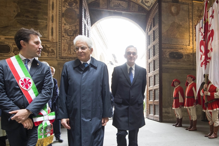 Il Presidente Serio Mattarella con il Sindaco di Firenze Dario Nardella al suo arrivo a Palazzo Vecchio