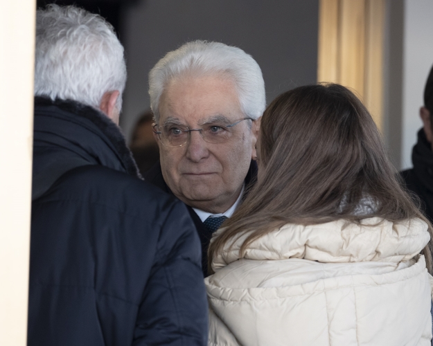 Il Presidente Sergio Mattarella con il padre e la fidanzata di Antonio Megalizzi