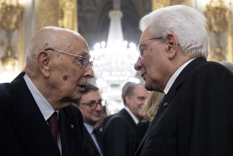 Il Presidente Sergio Mattarella con il Presidente Emerito Giorgio Napolitano in occasione della cerimonia degli auguri di fine anno con i rappresentanti delle Istituzioni, delle forze politiche e della società civile 