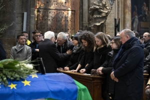 Il Presidente Sergio Mattarella con i familiari di Antonio Megalizzi alle esequie solenni del giovane giornalista ucciso nell'attentato a Strasburgo