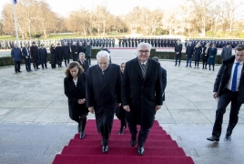 - Il Presidente della Repubblica Sergio Mattarella e il Presidente della Repubblica Federale di Germania Frank-Walker Steinmeier subito dopo gli onori militari