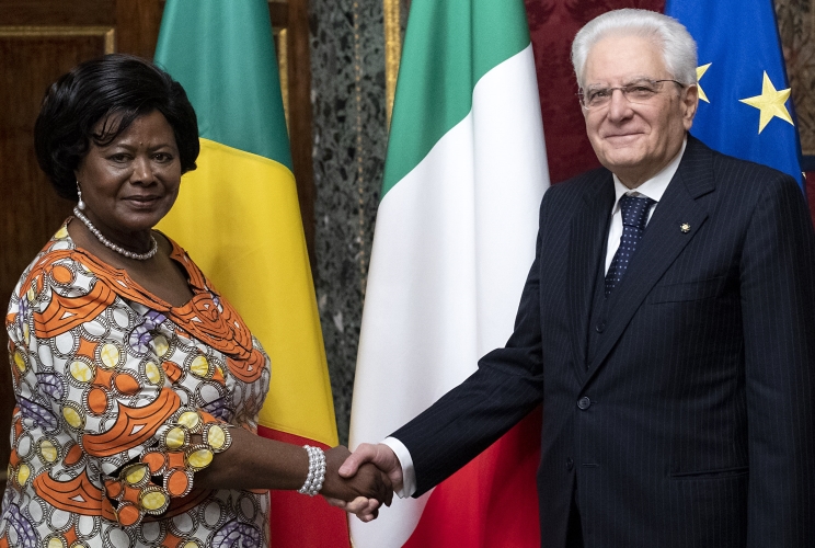 Il Presidente Sergio Mattarella con S.E. la Signora Jeanne Dambendzet, nuovo Ambasciatore della Repubblica del Congo, in occasione della presentazione delle Lettere Credenziali 