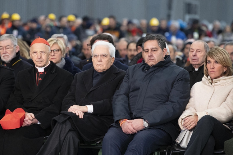 Il Presidente Sergio Mattarella a Genova nello stabilimento ArcelorMittal, in occasione della cerimonia commemorativa del 40° anniversario dell'uccisione di Guido Rossa.
