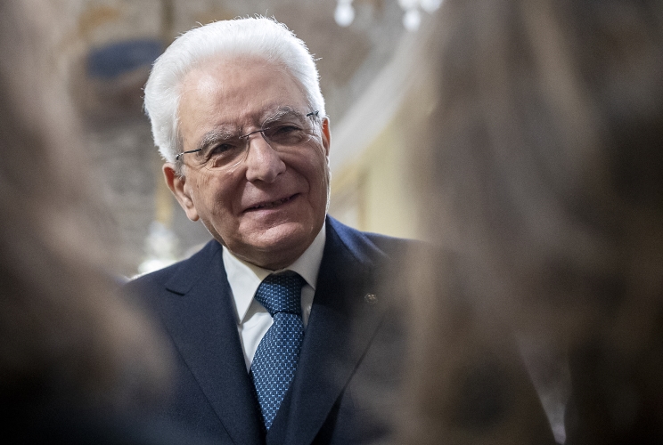 Il Presidente Sergio Mattarella con alcuni ragazzi vincitori del concorso nazionale promosso dal Ministero dell’Istruzione, dell’Università e della Ricerca dal titolo: “I giovani ricordano la Shoah” 
