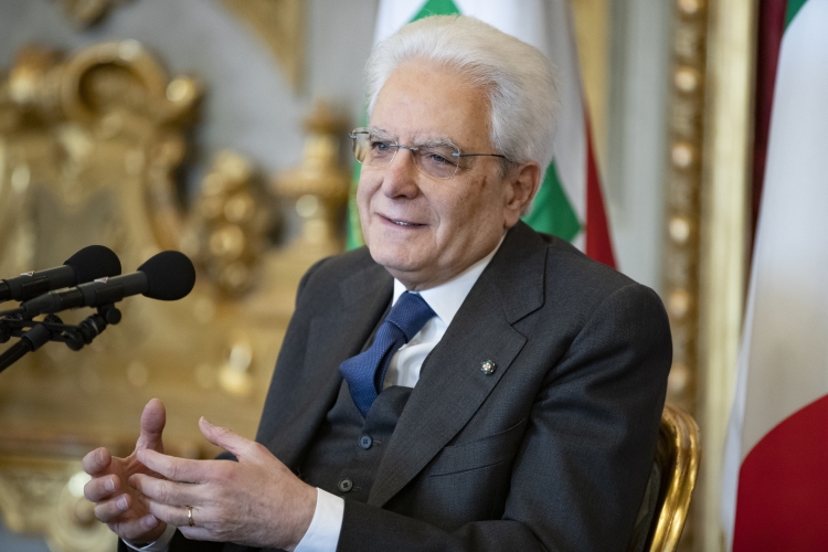 Il Presidente Sergio Mattarella in occasione dell'incontro con alcune scolaresche delle Scuole Primarie. 