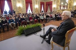 Il Presidente Sergio Mattarella in occasione dell'incontro con alcune scolaresche delle Scuole Primarie. 
