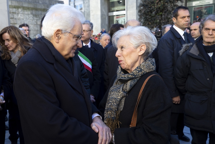 Varese - Il Presidente della Repubblica Sergio Mattarella al termine dei funerali di Giuseppe Zamberletti saluta la sorella dell’Onorevole