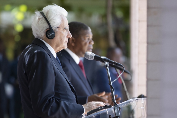 Il Presidente della Repubblica Sergio Mattarella e il  Presidente della Repubblica dell'Angola, João Lourençoa durante le dichiarazioni alla stampa  
