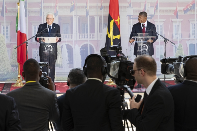 Il Presidente della Repubblica Sergio Mattarella e il  Presidente della Repubblica dell'Angola, João Lourençoa durante le dichiarazioni alla stampa  
