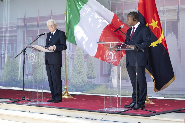 Il Presidente della Repubblica Sergio Mattarella e il  Presidente della Repubblica dell'Angola, João Lourençoa durante le dichiarazioni alla stampa  
