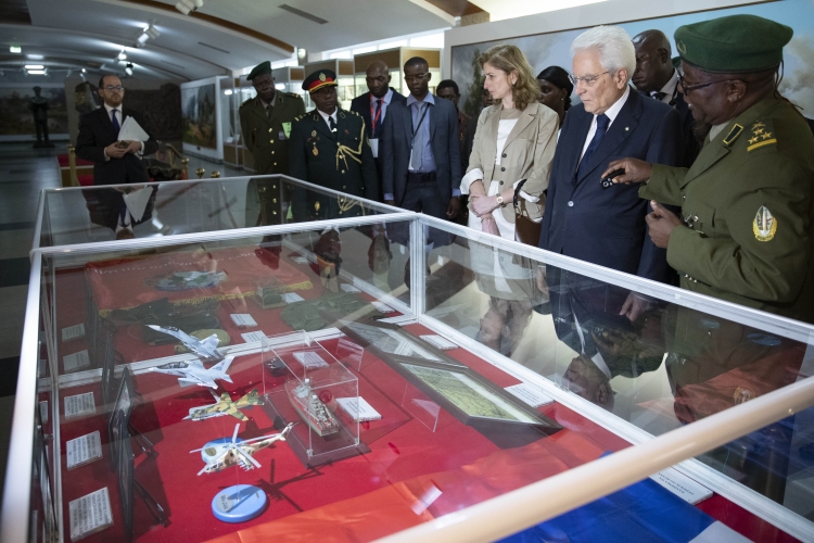 Il Presidente della Repubblica Sergio Mattarella e la Sig.ra Laura visitano il Museo delle Forze Armate