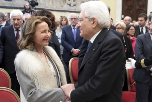 Il Presidente Sergio Mattarella con Angiola Filipponio, Vedova di Giuseppe Tatarella, in occasione della cerimonia commemorativa dell'Onorevole