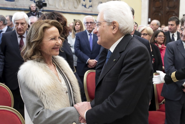 Il Presidente Sergio Mattarella con Angiola Filipponio, Vedova di Giuseppe Tatarella, in occasione della cerimonia commemorativa dell'Onorevole
