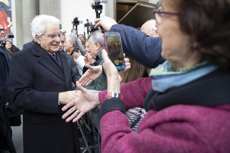 Il Presidente della Repubblica Sergio Mattarella al termine della visita all'Istituto degli Innocenti
