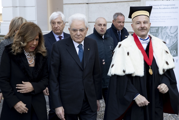 Il Presidente Sergio Mattarella con la Dott.ssa Emma Marcegaglia e il Prof. Andrea Prencipe, rispettivamente Presidente e Rettore dell’Università LUISS Guido Carli, in occasione della cerimonia di inaugurazione dell’anno accademico 2018 – 2019 dell’Università