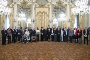 Il Presidente Sergio Mattarella con gli insigniti OMRI a cittadini distintisi per atti di eroismo e impegno civile