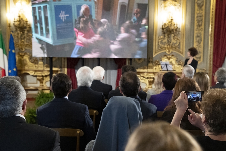 Il Presidente Sergio Mattarella in occasione della cerimonia di consegna delle onorificenze OMRI conferite “motu proprio” dal Presidente della Repubblica a cittadini distintisi per atti di eroismo e impegno civile