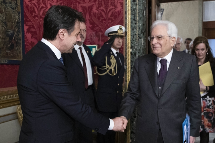 Il Presidente Sergio Mattarella con il Presidente del Consiglio Giuseppe Conte, in occasione della riunione del Consiglio Supremo di Difesa.
