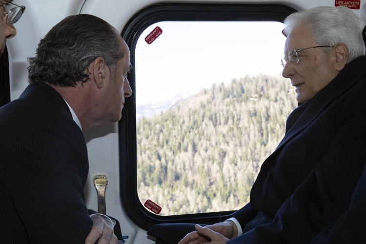 Il Presidente della Repubblica Sergio Mattarella durante il sorvolo dei luoghi colpiti dall’alluvione del 2018 