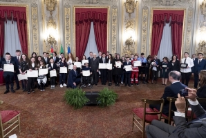 Il Presidente Sergio Mattarella con i nuovi "Alfieri della Repubblica"