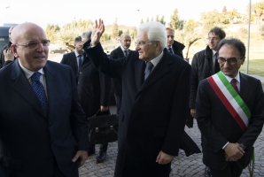 Il Presidente Sergio Mattarella con il Presidente della Regione Calabria, Gerardo Mario Oliverio, e il Sindaco di Catanzaro