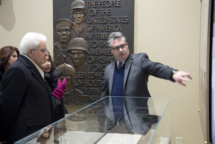 Il Presidente Sergio Mattarella nel corso della visita al Memorial Hall
