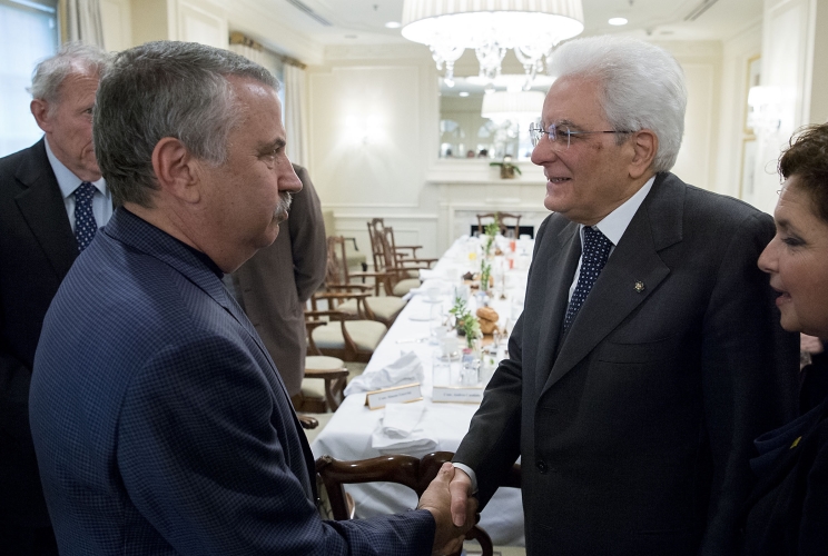 Il Presidente Sergio Mattarella saluta Thomas Friedman del New York Times 