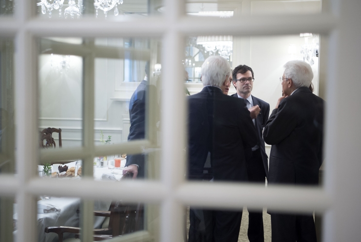 Il Presidente Sergio Mattarella al termine della prima colazione di lavoro con una rappresentanza di opinion makers statunitensi