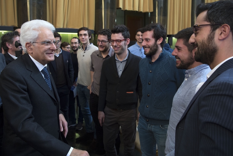 Il Presidente Sergio Mattarella saluta gli studenti della Columbia University