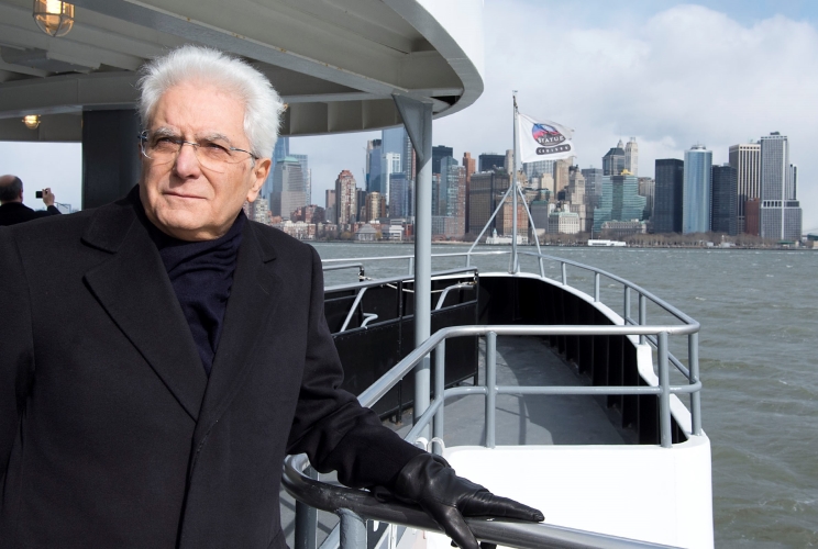 Il Presidente Sergio Mattarella sul battello al termine della visita al museo dell'immigrazione a Ellis Island