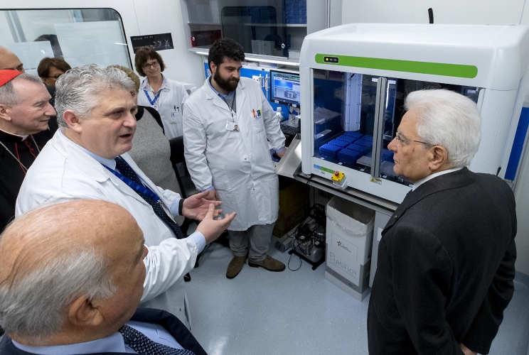 Il Presidente Sergio Mattarella visita alcuni reparti dell’Ospedale Pediatrico Bambino Gesù, in occasione della visita per il  150° anniversario della fondazione