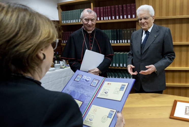 Il Presidente Sergio Mattarella con S. Em. Rev.ma il Cardinale Pietro Parolin, Segretario di Stato di Sua Santità all’Ospedale Pediatrico Bambino Gesù, in occasione del 150° anniversario della fondazione