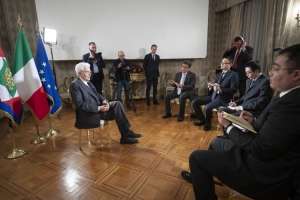 Il Presidente della Repubblica Sergio Mattarella nel corso dell'intervista con i giornalisti cinesi