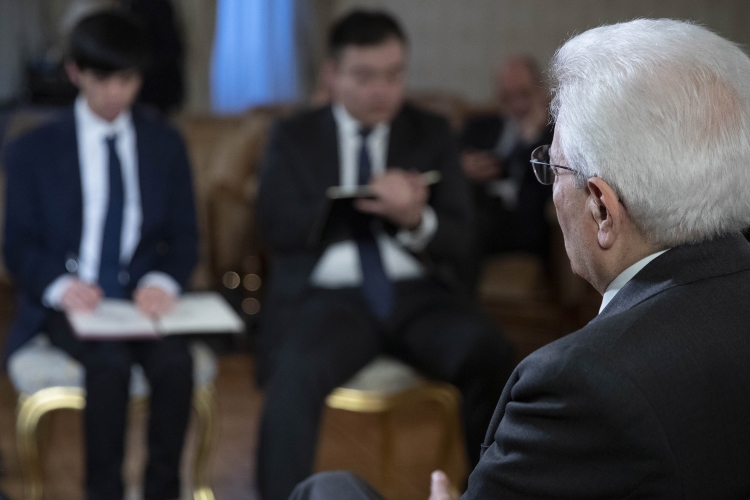 Il Presidente della Repubblica Sergio Mattarella nel corso dell'intervista con i giornalisti cinesi