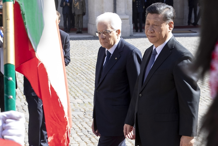Roma - Il Presidente della Repubblica Sergio Mattarella e il Presidente della Repubblica Popolare Cinese XI Jinping passano in rassegna un reparto schierato che rende gli onori, oggi 22 marzo 2019.
(Foto di Paolo Giandotti - Ufficio per la Stampa e la Comunicazione della Presidenza della Repubblica)