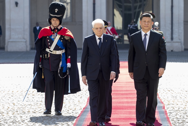 Roma - Il Presidente della Repubblica Sergio Mattarella e il Presidente della Repubblica Popolare Cinese XI Jinping passano in rassegna un reparto schierato che rende gli onori, oggi 22 marzo 2019.
(Foto di Paolo Giandotti - Ufficio per la Stampa e la Comunicazione della Presidenza della Repubblica)