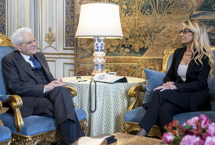 Il Presidente Sergio Mattarella con Romana Liuzzo, Presidente della Fondazione Guido Carli, in occasione dell'incontro con una delegazione della Fondazione e dei membri della Giuria del “Premio Guido Carli”