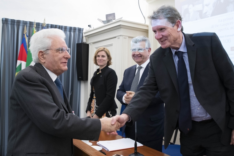Il Presidente Sergio Mattarella con Lucio Caracciolo, Direttore Limes
