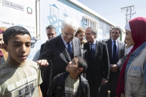 Il Presidente della Repubblica Sergio Mattarella e la Sig.ra Laura,al campo profughi di Zaatari in occasione della visita di Stato nel Regno Hascemita di Giordania