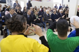 Il Presidente della Repubblica Sergio Mattarella durante la visita all'Arsenale dell'Incontro 