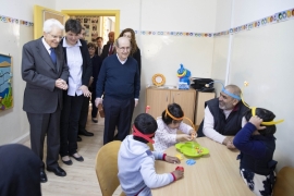 Il Presidente della Repubblica Sergio Mattarella con Ernesto Olivero,durante la visita all'Arsenale dell'Incontro,in occasione della visita 