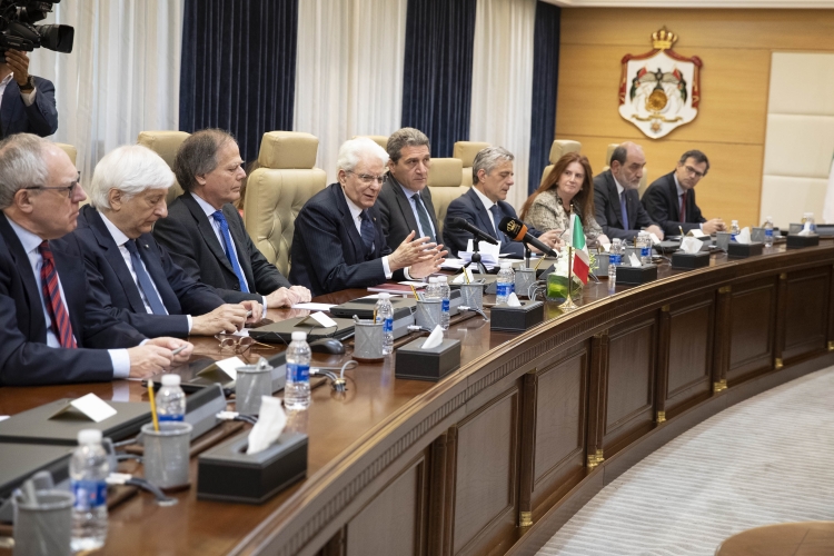 Il Presidente della Repubblica Sergio Mattarella durante i colloqui con il Primo Ministro Omar Razzaz,