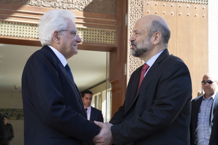 Il Presidente della Repubblica Sergio Mattarella con il Primo Ministro Omar Razzaz 