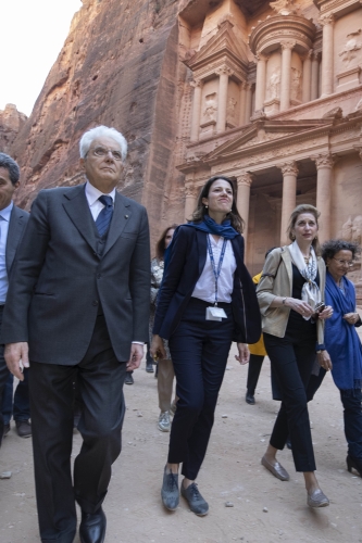 Il Presidente della Repubblica Sergio Mattarella e la Sig.ra Laura,al sito archeologico di Petra,in occasione della visita Ufficiale nel Regno Hascemita di Giordania