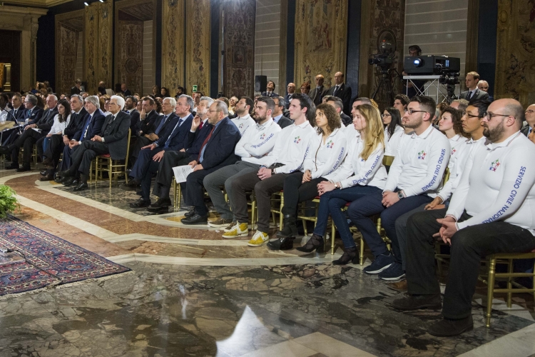 Il Presidente Sergio Mattarella nel corso dell'incontro con i volontari del Servizio Civile Nazionale